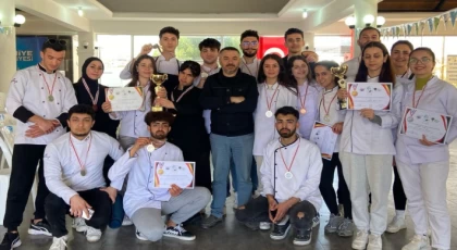 DATÇA'DA AŞÇILIK BÖLÜMÜ OKUYAN ÖĞRENCİLERDEN TARİHİ BAŞARI
