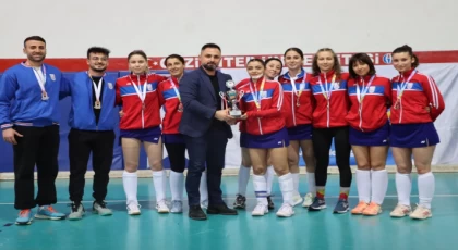 MSKÜ Kadın Hokey Takımı Türkiye İkincisi