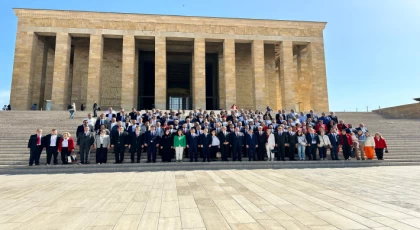 “Muğla’dan Birlik ve Vatanseverlik Mesajı: CHP Heyeti Anıtkabir’i Ziyaret Etti”