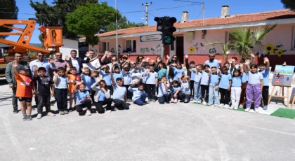 Yeniköy Kemerköy Enerji, Trafik ve İlk Yardım Haftası’nda geleceğin sürücüleri olan çocuklar için trafik eğitimi verdi