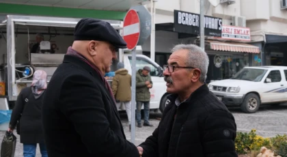 Başkan Günay Çarşamba Pazarı’nda Esnaf ve Vatandaşlarla Buluştu