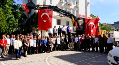 Yatağan Belediyesi Öz Sermayesiyle 7,5 Milyon Liralık Ekskavatörü Hizmete Aldı