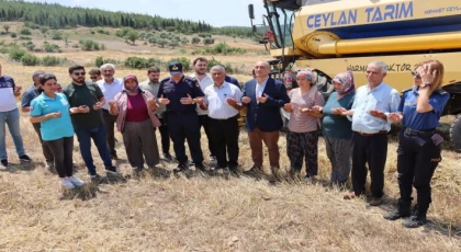 YATAĞAN’DA HASAT SEVİNCİ: KAFACA KAPLANCIK’TA ARPA VE BUĞDAY HASADI ŞENLİĞİ DÜZENLENDİ
